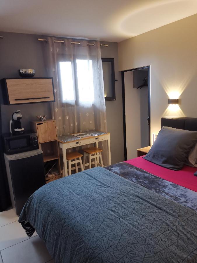 Hostal 170 Room 15 Service Appartement Le Tampon Exterior photo