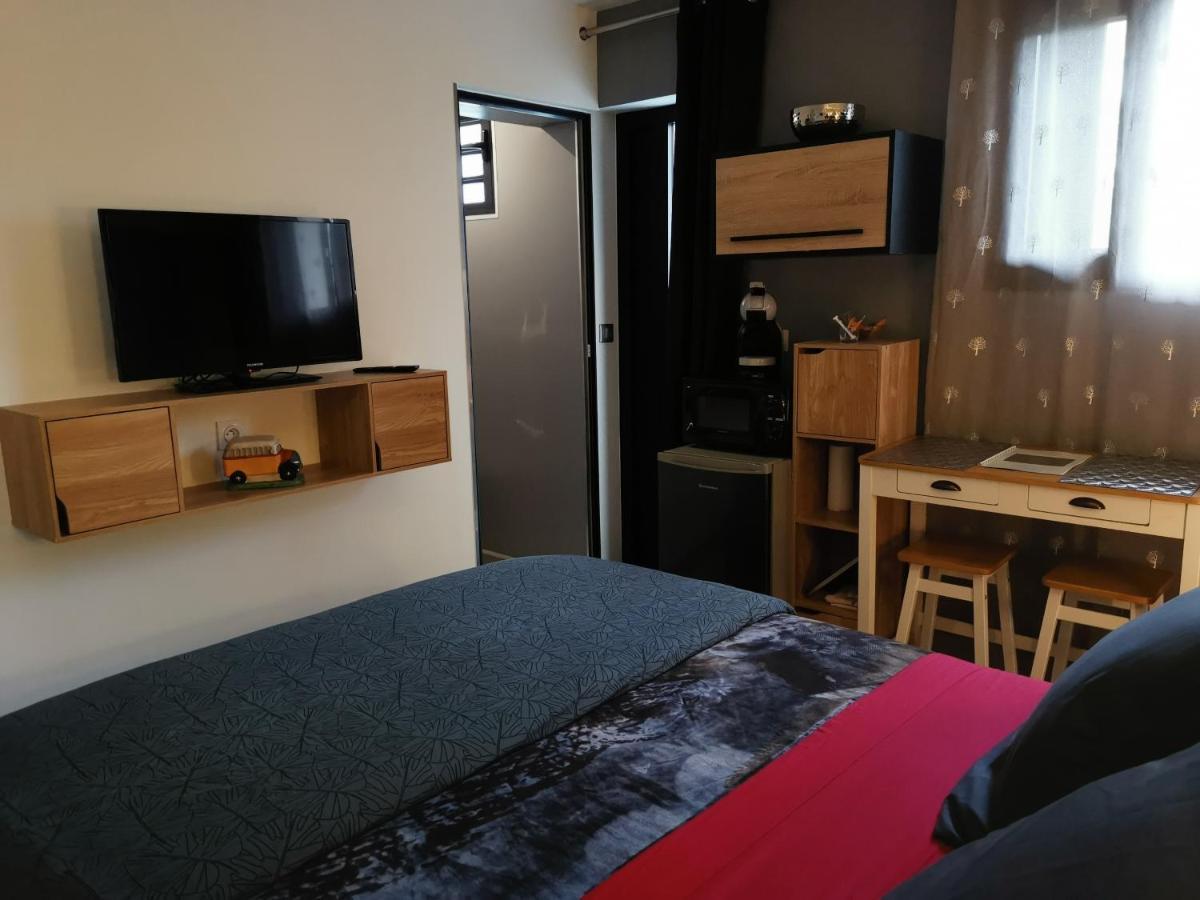 Hostal 170 Room 15 Service Appartement Le Tampon Exterior photo